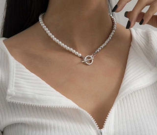 Módní choker náhrdelník s perlami
