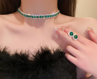 Postříbřená souprava choker náhrdelník s náušnicemi - zelená/ stříbrná