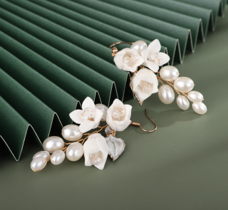 Slavnostní květinové náušnice s perlami Typ: Typ 2