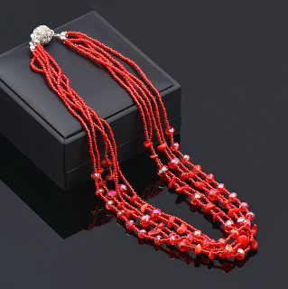 Vícevrstvý korálkový náhrdelník s magnetickým zapínáním Druh barvy: Červená