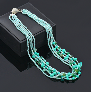 Vícevrstvý korálkový náhrdelník s magnetickým zapínáním Druh barvy: Tyrkysová