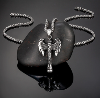 Vikingský pánský náhrdelník s přívěskem dvousečné sekery Typ: Typ 1
