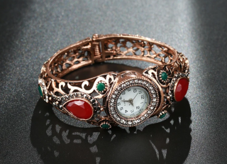 Vintage náramkové hodinky s krystaly Antique