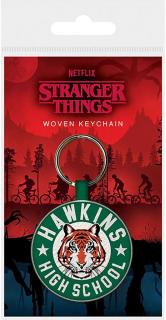 Přívěsek na klíče Netflix|Stranger Things: Hawkinsová střední škola (5 x 6 cm) textílie