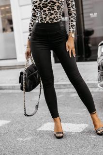 Džegíny s gumou v pase černé menší i větší velikosti Jeans: 26