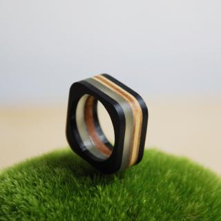 fifle / Black Frame / prsten / 159 barva: pistáciová, velikost: 60