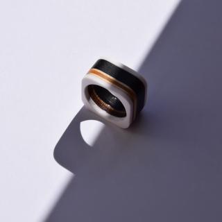 fifle / Elegant / prsteny / 34 barva: černá v bílé, velikost: 51