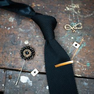 Černá pletená pánská kravata