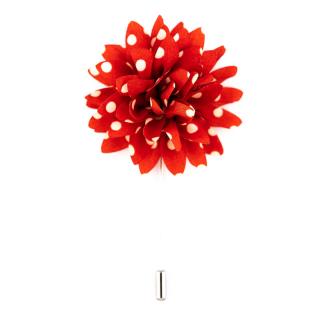 Červená květinová ozdoba do klopy s bílými puntíky