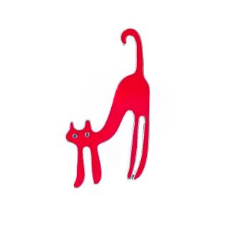 Červená ozdoba do klopy kočka