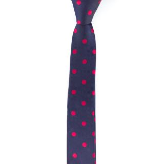 Temně modrá lesklá pánská kravata s vínovým puntíkatým vzorem