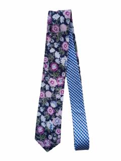 Tmavě modrá pánská květinová kravata s modrým károvaným vzorem