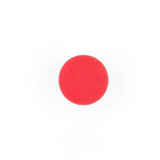 Zářivě červený button do klopy