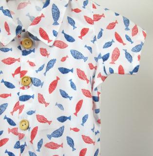Košilové bodíčko s krátkým rukávem Barva, vzor: Modré a červené rybičky na bílé, Velikost: 3-6 m