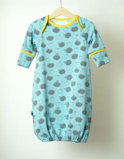Novorozenecká košilka s jablíčky biobavlna Barva, vzor: Modrá s šedými jablky a žlutým lemem, Materiál: Biobavlna, Velikost: 0-6 m