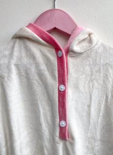 Novorozenecká noční košilka s kapucí, bambusový aksamit 0-6 m Barva: přírodní s růžovým lemem, Materiál: Bambus, Velikost: 0-6 m