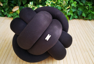 Polštářek uzel Miniball, 23x23 cm Barva: černá