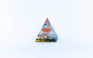 Orgonit pyramida karneol 40x40mm