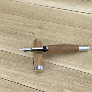 Dřevěné pero Gentleman – saman americký 61