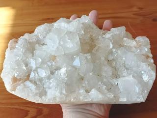 Apofylit a stilbit 2,6 kg  Kosmické krystaly  - posvátný kámen z Indie  Top kvalitní zeolit. Velký dekorativní a Feng Šuej kámen. 21 x 16,8 x 8 cm
