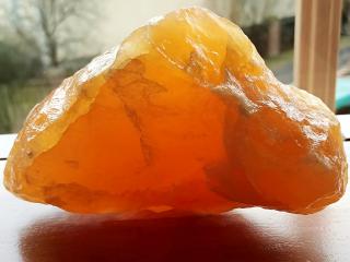 Kalcit oranžový 1,23 kg - top kvalitní, velký, průsvitný v sytých barvách   Kámen optimizmu, životního růstu a motivace . Výběrový přírodní…
