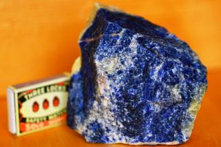 Sodalit 627 g - přírodní, top tmavě modrý |  Kámen sebevyjádření, komunikace a porozumění .  Surový, dekorativní, extra kvalitní. Namibie. 10,6 x 9,2…