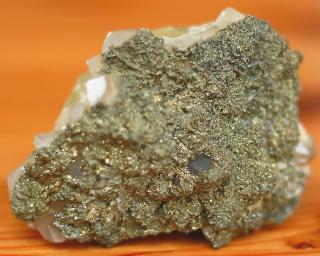 Žluto-zelený fluorit, pyrit a křišťál z ČR 246 g - vzácný, velmi esteticky vyhlížející sběratelský klenot  Nález ze 70-tých let (ex. Frk). Česká…