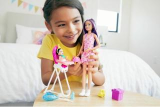 Barbie chůva GRP40 - herní set narozeniny
