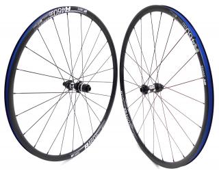 1570g Zapletená kola DT Swiss R460 Disc, náboje DT Swiss 350 road disc Straightpull Typ ořechu: Campagnolo