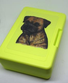 Border teriér - plastový box (objem 0,9 l / 1,2 l)