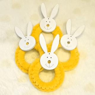 Žluté kroužky na ubrousky Zajíček 4 ks (Jarní dekorace na ubrousky)