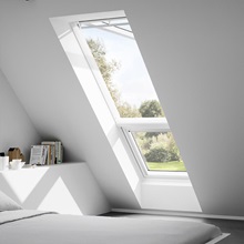 Doplňkové bílé střešní okno VELUX GIU 0066 rozměr: SK34 114x92 cm