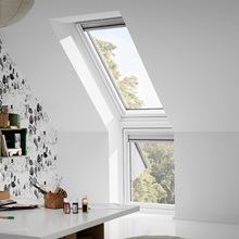 Svislé bezúdržbové doplňkové okno VELUX VIU 0066 rozměr: UK31 134x60 cm