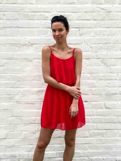 krátké šaty Izi Barva: červená