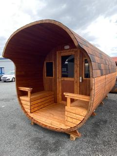 Sauna s terasou a odpočívárnou 4,9x2,4m, Thermowood, LED, smontovaná