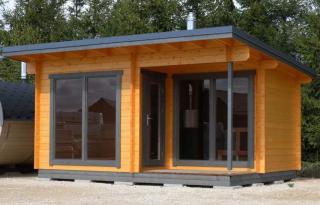 Venkovní finská sauna Hagen Mini, 3 místnosti a terasa, 4,5x3,4m, tl 40mm, IHNED K DODÁNÍ Sauna: Rozložená v balíku na vlastní montáž