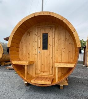 Venkovní sudová sauna 3,50x2,05m, s předsíní a terasou, smrk Sauna: Rozložená v balíku na vlastní montáž