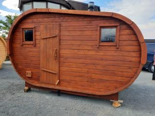 VÝPRODEJ! Oválná cedrová sauna s odpočívárnou 4x2,4m, ASYMETRICKÁ, smontovaná