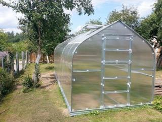 Zahradní skleník z polykarbonátu Covernit Standard 2 m  + Automatický otvírač oken + Střešní okno + Zahradní konev + Mulčovací textilie + Sada těsnění…