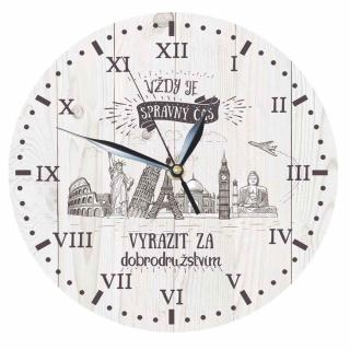 Dřevěné hodiny 24 cm pro cestovatele – vždy je správný čas na dobrodružství (Dřevěné hodiny s potiskem, průměr 24 cm)