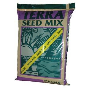 Canna Terra Seed Mix soil 25L, sadbovací substrát (Terra Seed Mix soil je ideální pro pěstování ze semen nebo řízků, pokud již byly zakořeněny. Zasejte semena rovnou do Terra Seed Mix a sledujte jejich růst!)