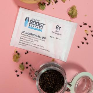 Integra Boost Terpene Essentials B-Caryophyllen 67g, 62%, 1 ks (Integra Boost® Terpene Essentials B-Caryophyllen. Hmotnost 67 g, vlhkost 62 %, balení 1 ks.)