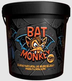 Monkey BatMonkey 5kg (Bat Monkey je netopýří guáno značky Monkey Soil. Působí jako přírodní hnojivo díky obsahu aktivních organických prvků a minerálů, jako je fosfor a draslík. Posiluje vývoj rostliny a zvyšuje kvetení.)