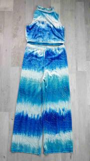 dres taneční žíhaný modrý se vzorem vel 104