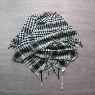 maxi šátek černobílý vzorovaný