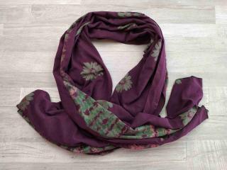 šátek fialový s květy