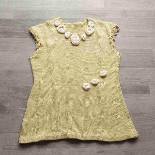 tričko bez rukávů svetrové béžové s 3D květy vel 122