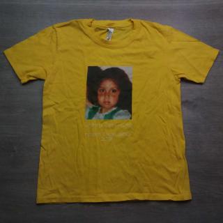 tričko kr.rukáv žluté s fotkou a nápisem vel 140