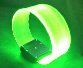 Magnetický svítící náramek | Zelený