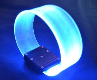 Svítící magnetický náramek | Modrý